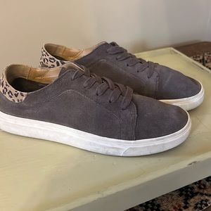 Lucky brand sued shoes. Womens size 8